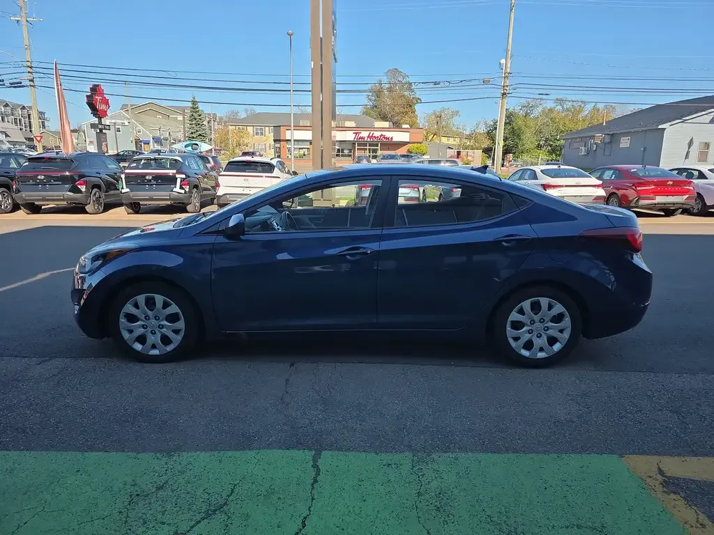 Hyundai Elantra 2015 photo 4