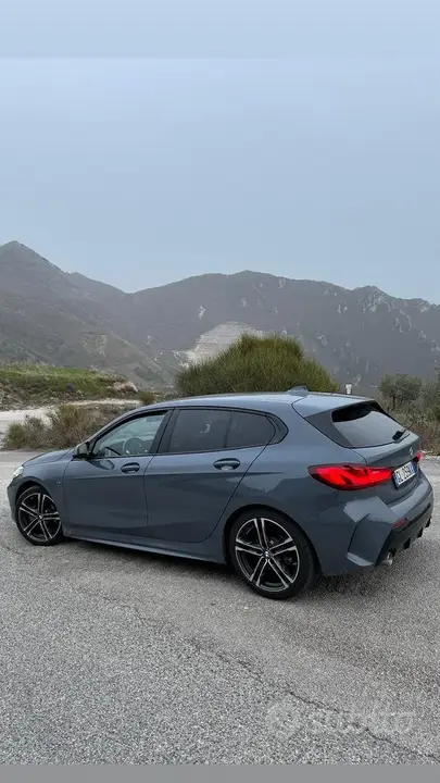 BMW 118D 2022 photo 2