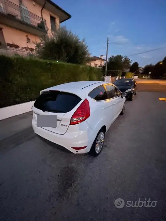 Ford Fiesta 2009 photo 3