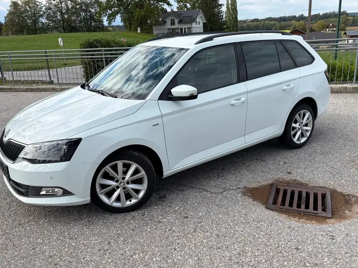 Skoda Fabia Combi 2018 photo 2
