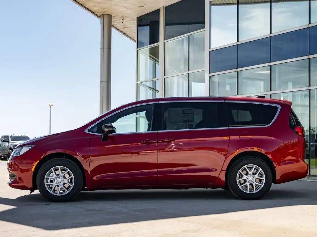 Chrysler Grand Caravan 2027 photo 5