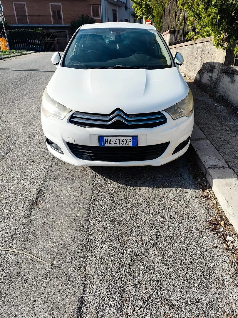 Citroen C4 2013 photo 3