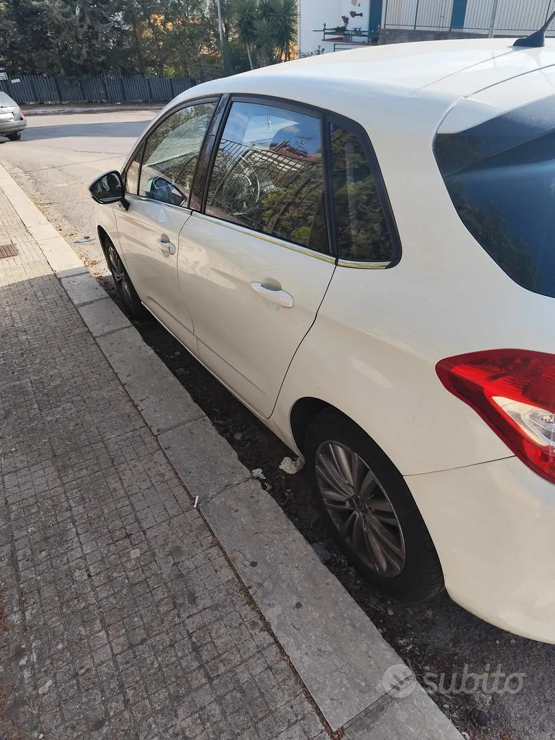 Citroen C4 2013 photo 4