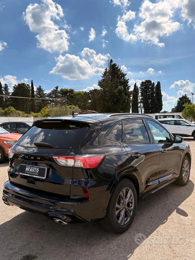 Ford Kuga 2022 photo 3