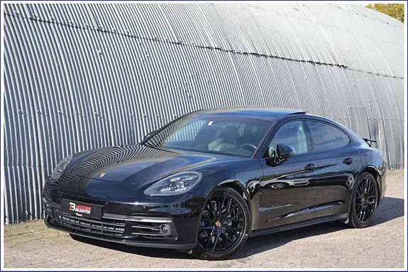 Porsche Panamera 4