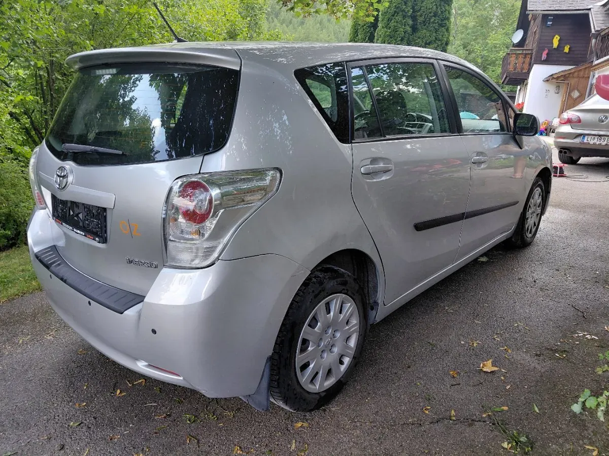 Toyota Verso 2011 photo 3