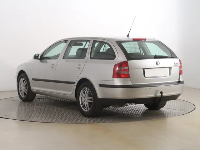 Skoda Octavia Combi 2006 photo 3