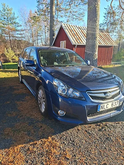 Subaru Legacy 2010 photo 2