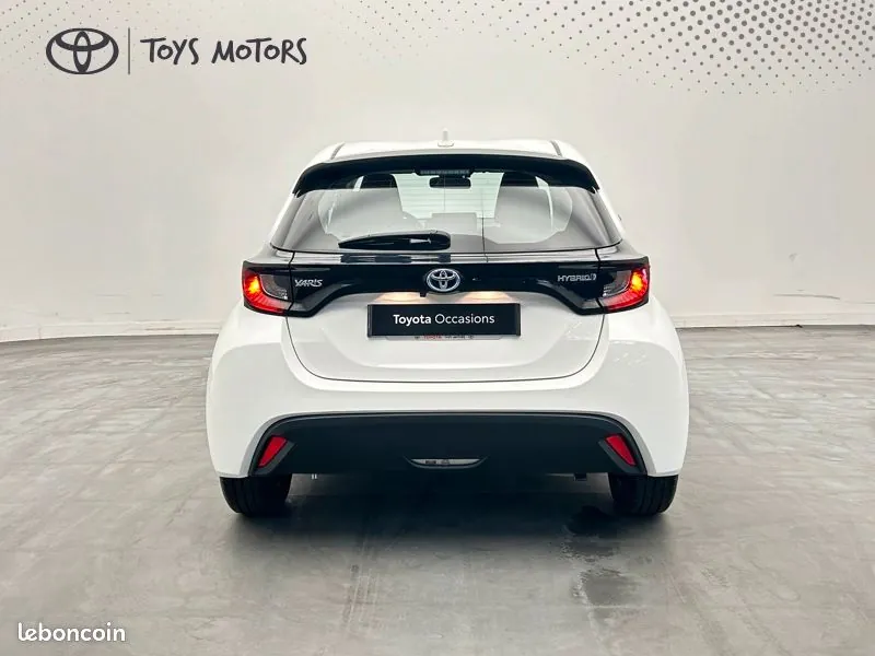 Toyota Yaris 2023 photo 4