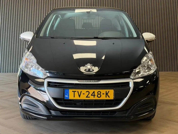 Peugeot 208 2018 photo 2