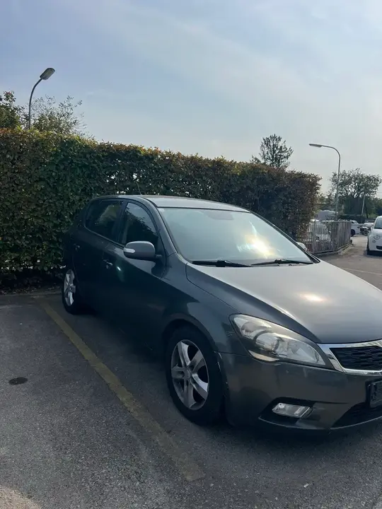 Kia Ceed 2011 photo 3