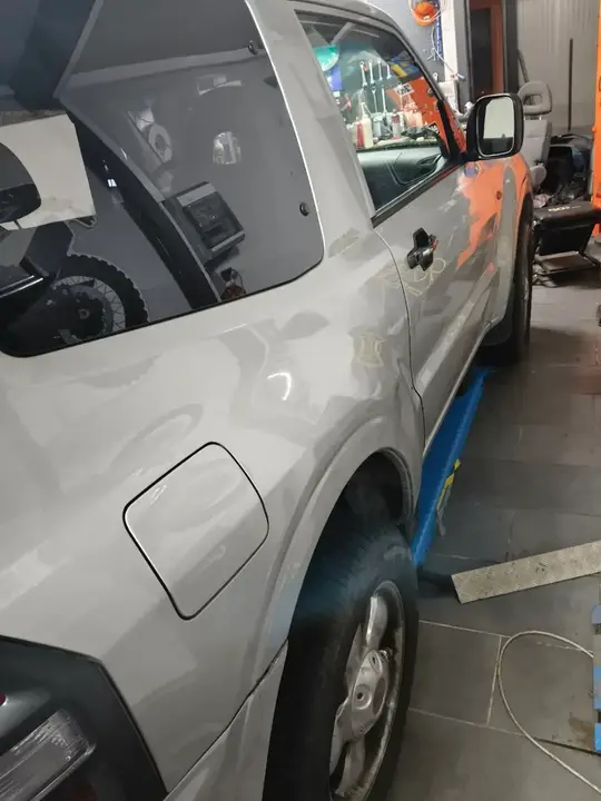 Mitsubishi Pajero 2002 photo 2
