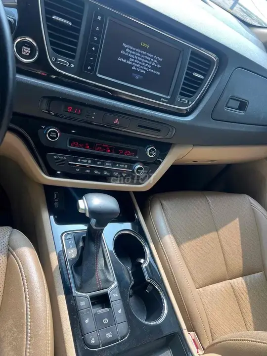 Kia Sedona 2021 photo 4