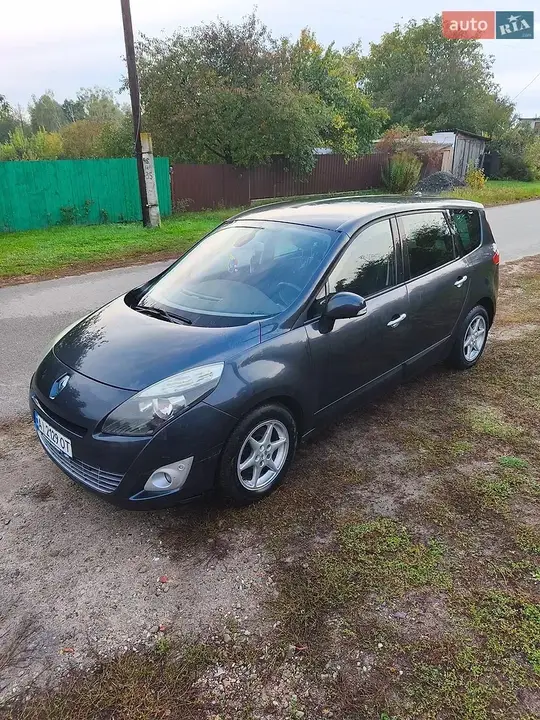Renault Grand Scenic 2010 photo 5