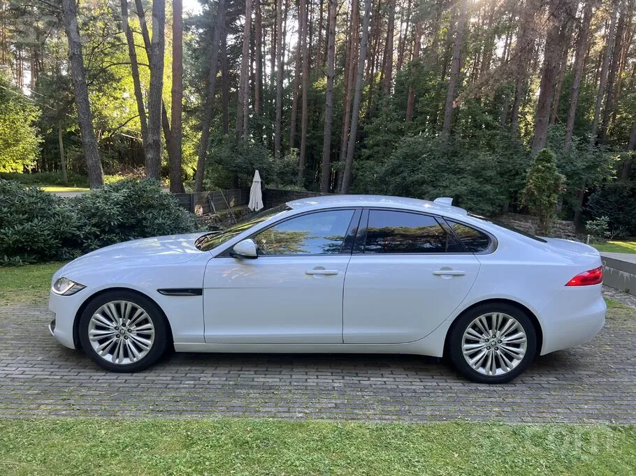 Jaguar Xf 2016 photo 3
