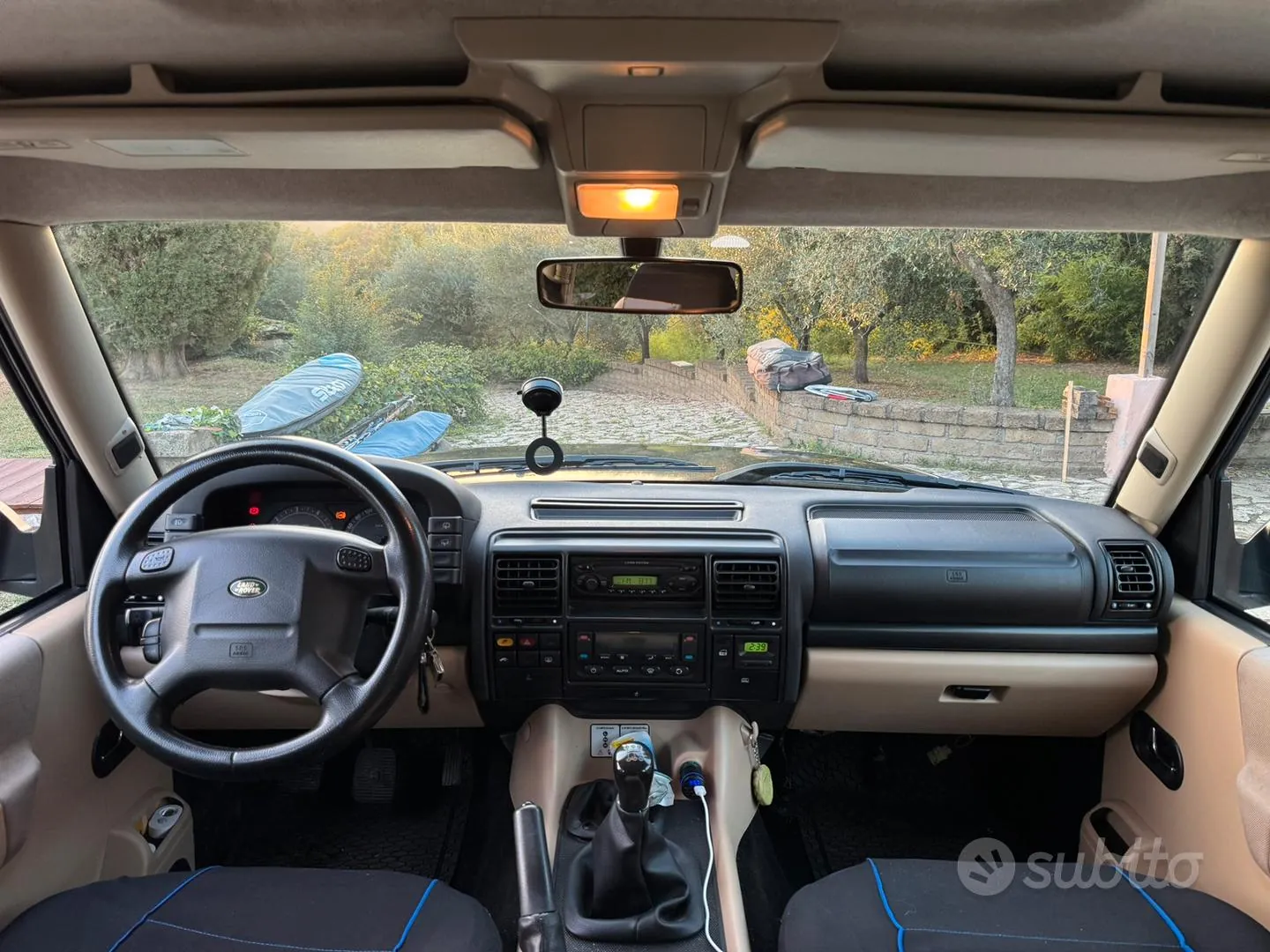 Land Rover Discovery 2004 photo 5