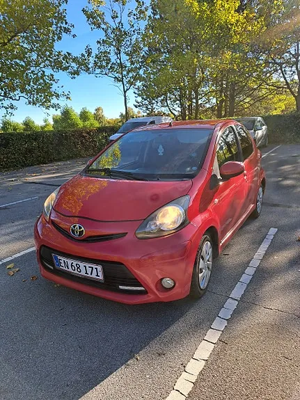 Toyota Aygo 2012 photo 2