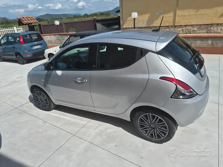 Lancia Ypsilon 2021 photo 4