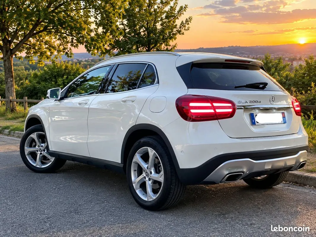 Mercedes-Benz Gla 2017 photo 2