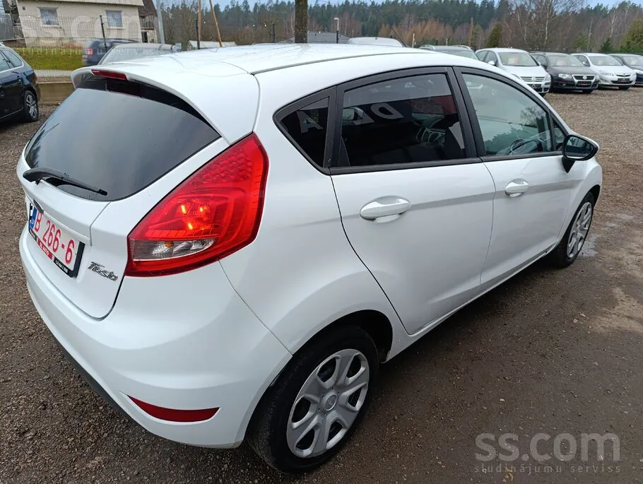 Ford Fiesta 2009 photo 3