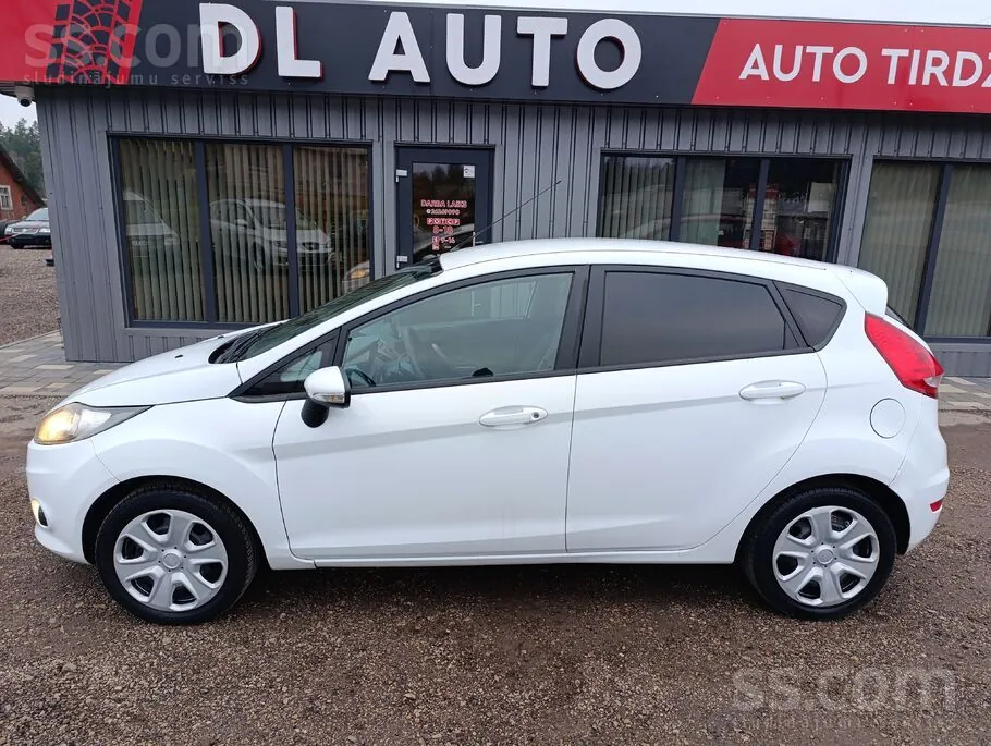 Ford Fiesta 2009 photo 2