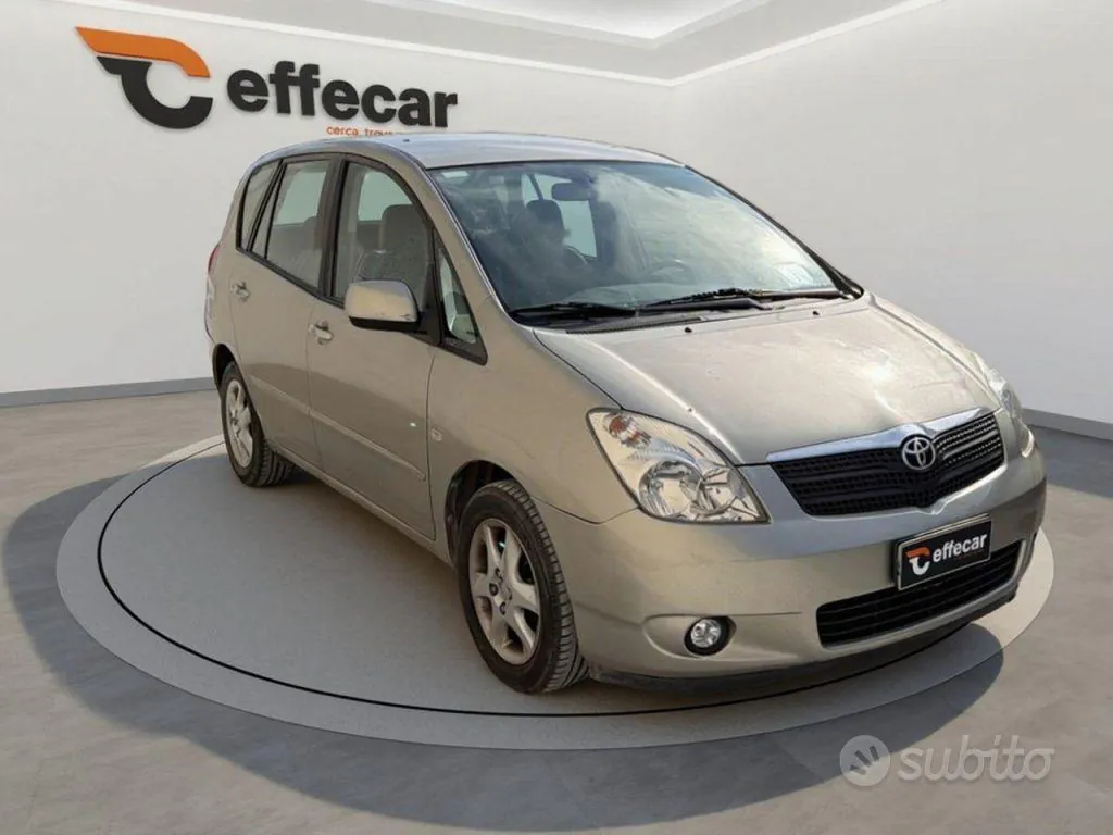 Toyota Corolla Verso 2003 photo 3