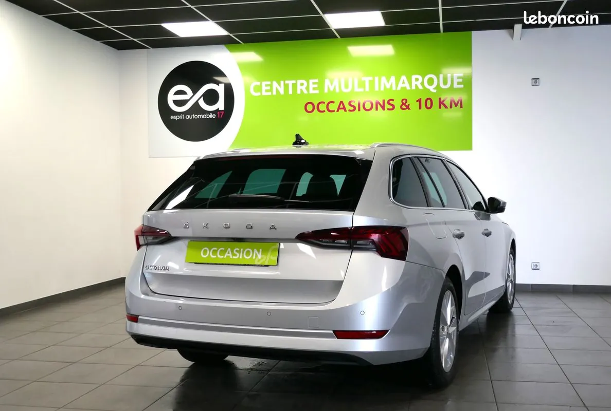 Skoda Octavia 2021 photo 2