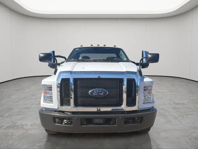Ford Super Duty F-650 2027 photo 2
