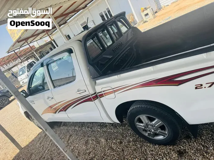 Toyota Hilux 2013 photo 2