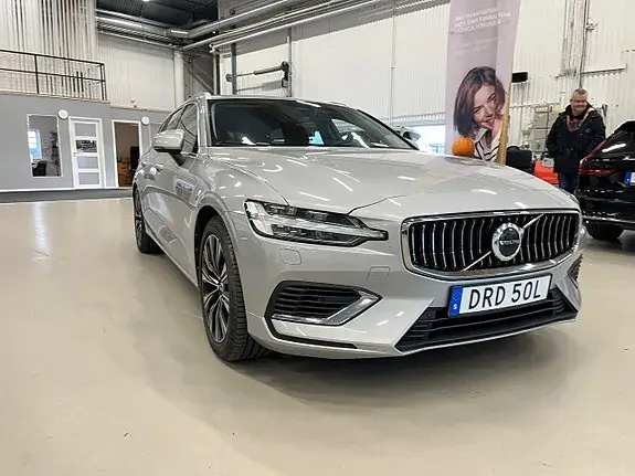 Volvo V60 2023 photo 3
