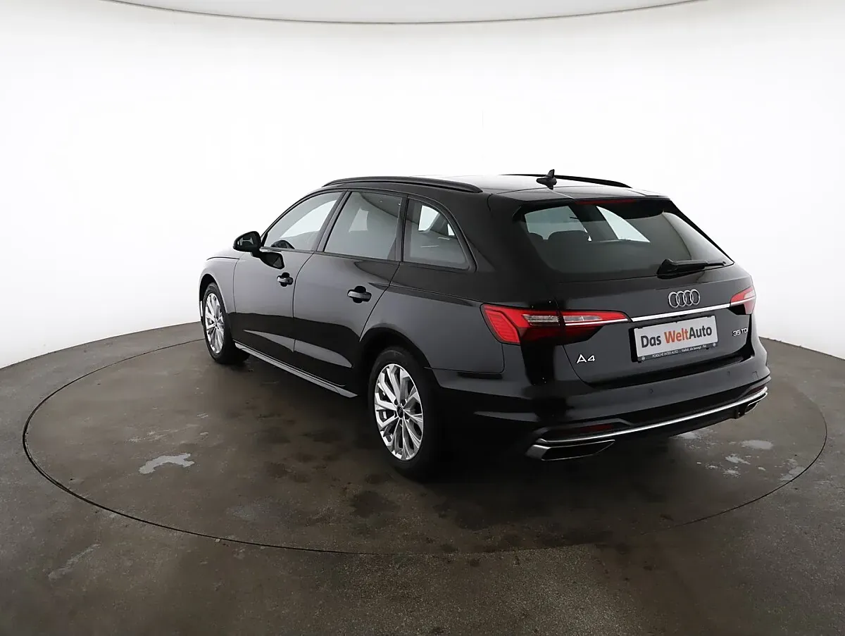Audi A4 2021 photo 2