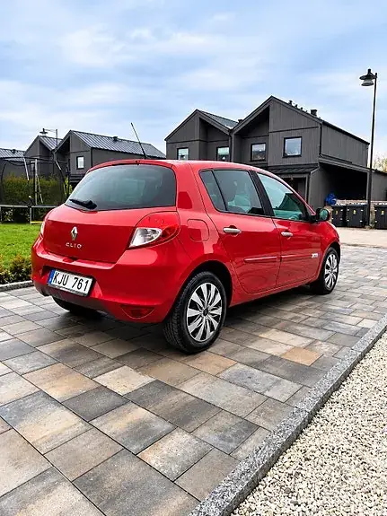 Renault Clio 2010 photo 4