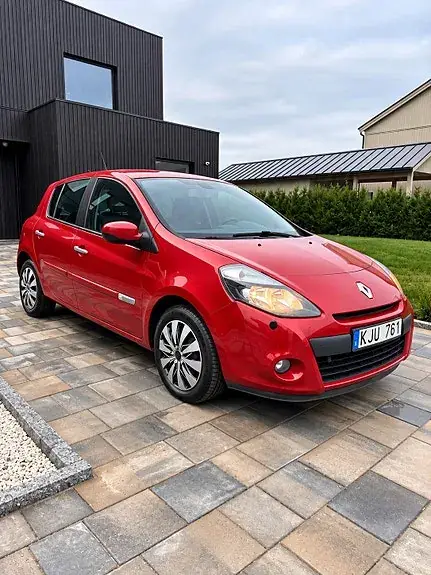 Renault Clio 2010 photo 2