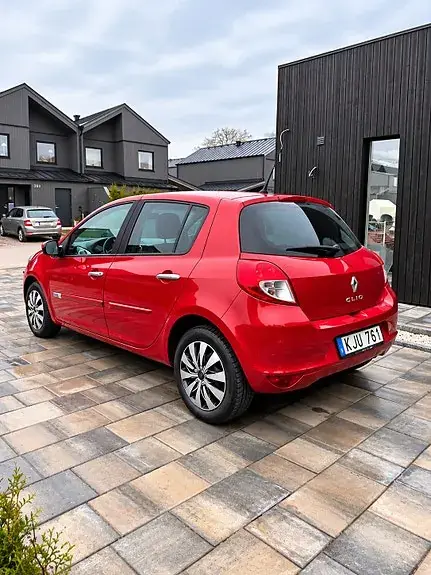 Renault Clio 2010 photo 3