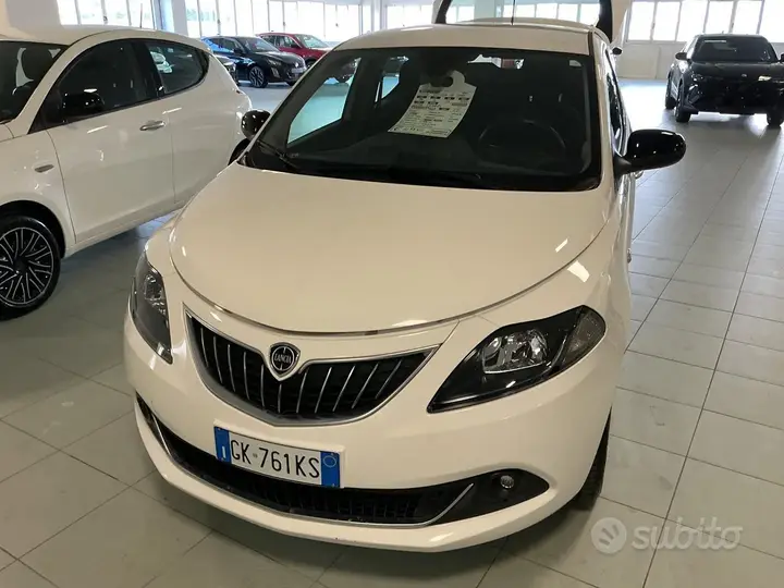 Lancia Ypsilon