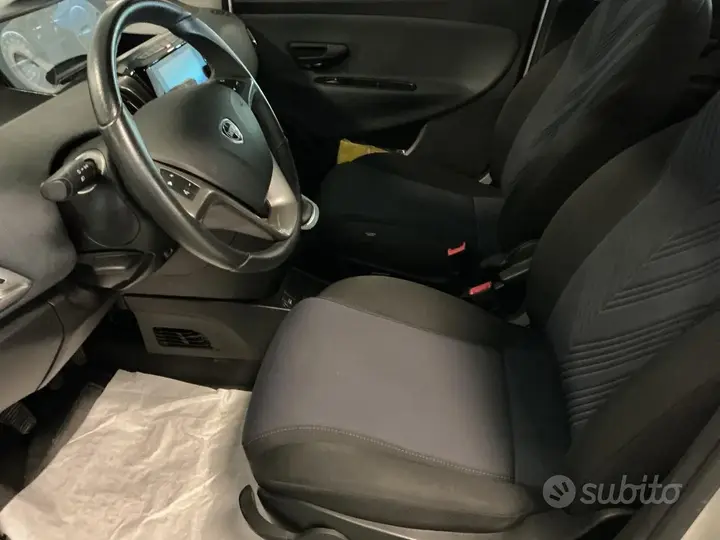 Lancia Ypsilon 2022 photo 5