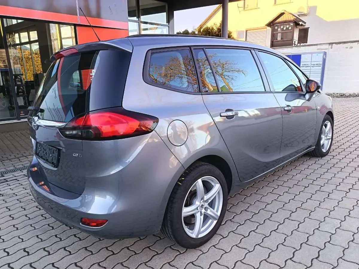 Opel Zafira 2016 photo 2