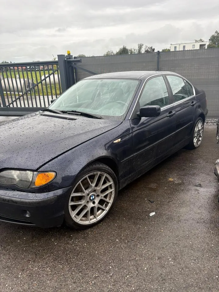 BMW 320I