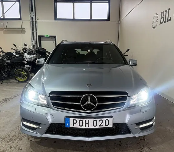 Mercedes-Benz C220 2014 photo 3