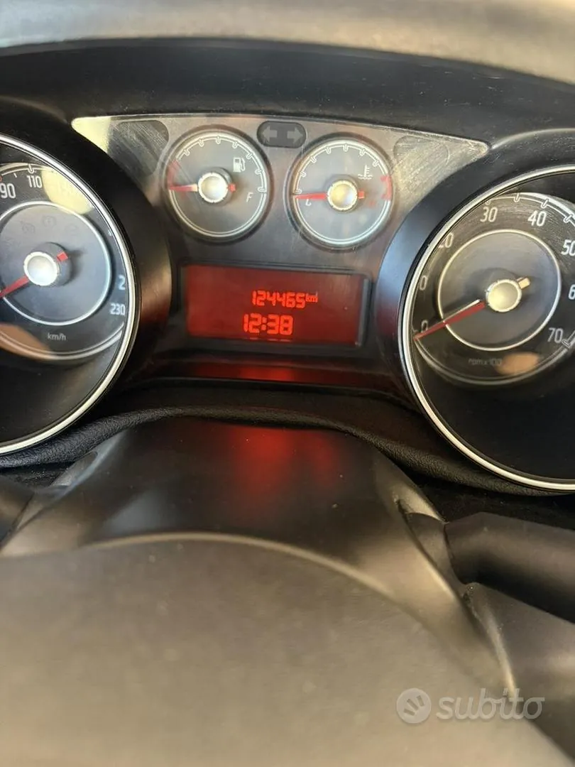 Fiat Punto Evo 2011 photo 3