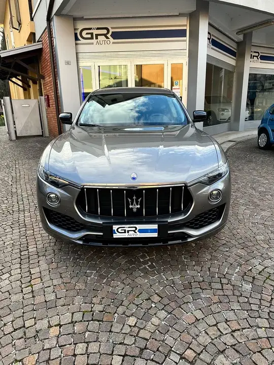 Maserati Levante 2017 photo 2