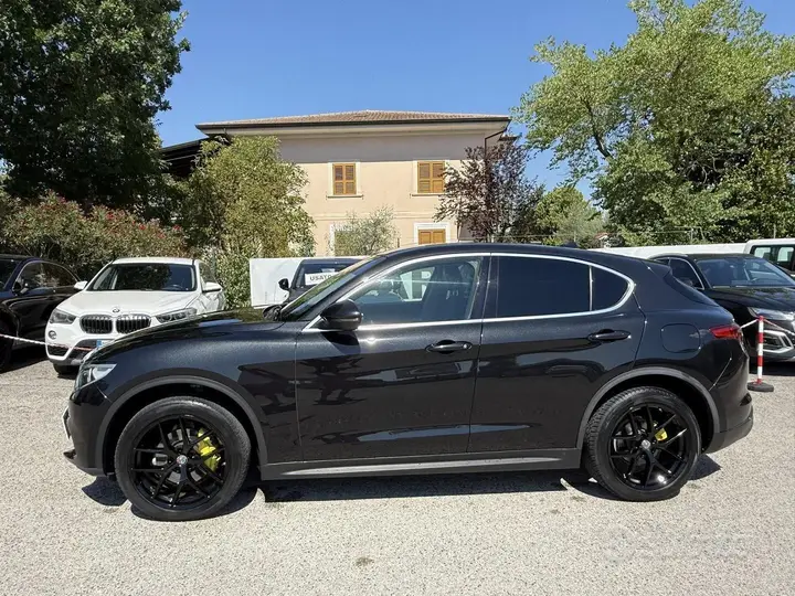 Alfa Romeo Stelvio 2018 photo 2