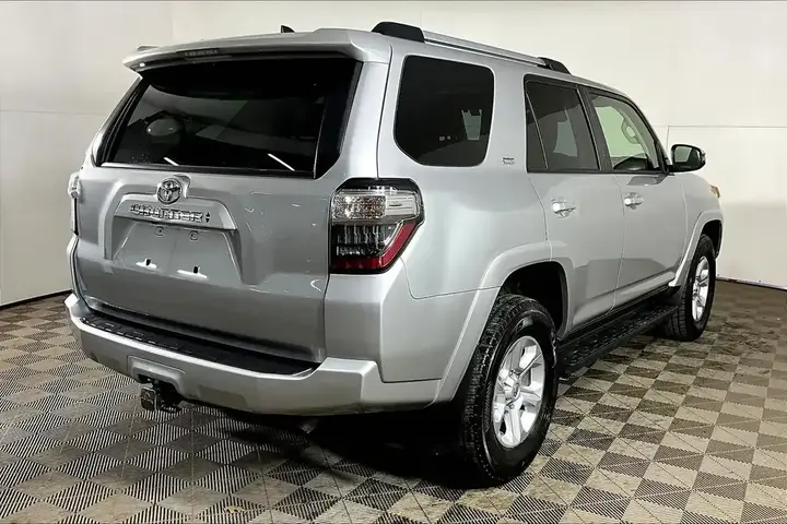 Toyota 4Runner 2022 photo 2