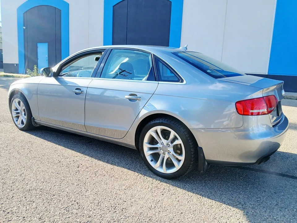 Audi A4 2011 photo 3