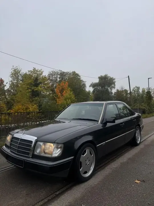 Mercedes-Benz W124