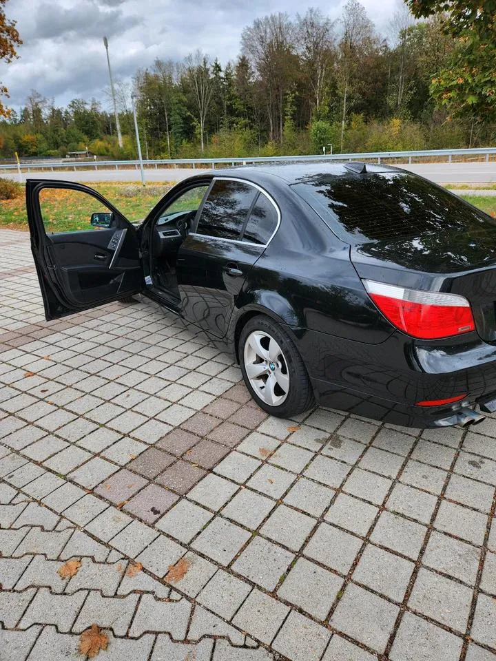BMW 525I