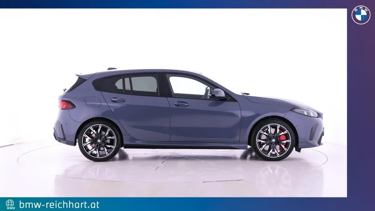 BMW 1 Series 2025 photo 2