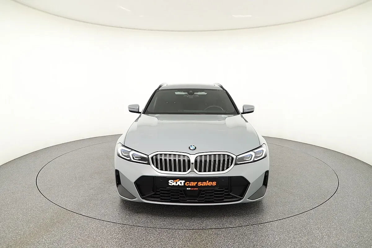 BMW 3 Series 2025 photo 2