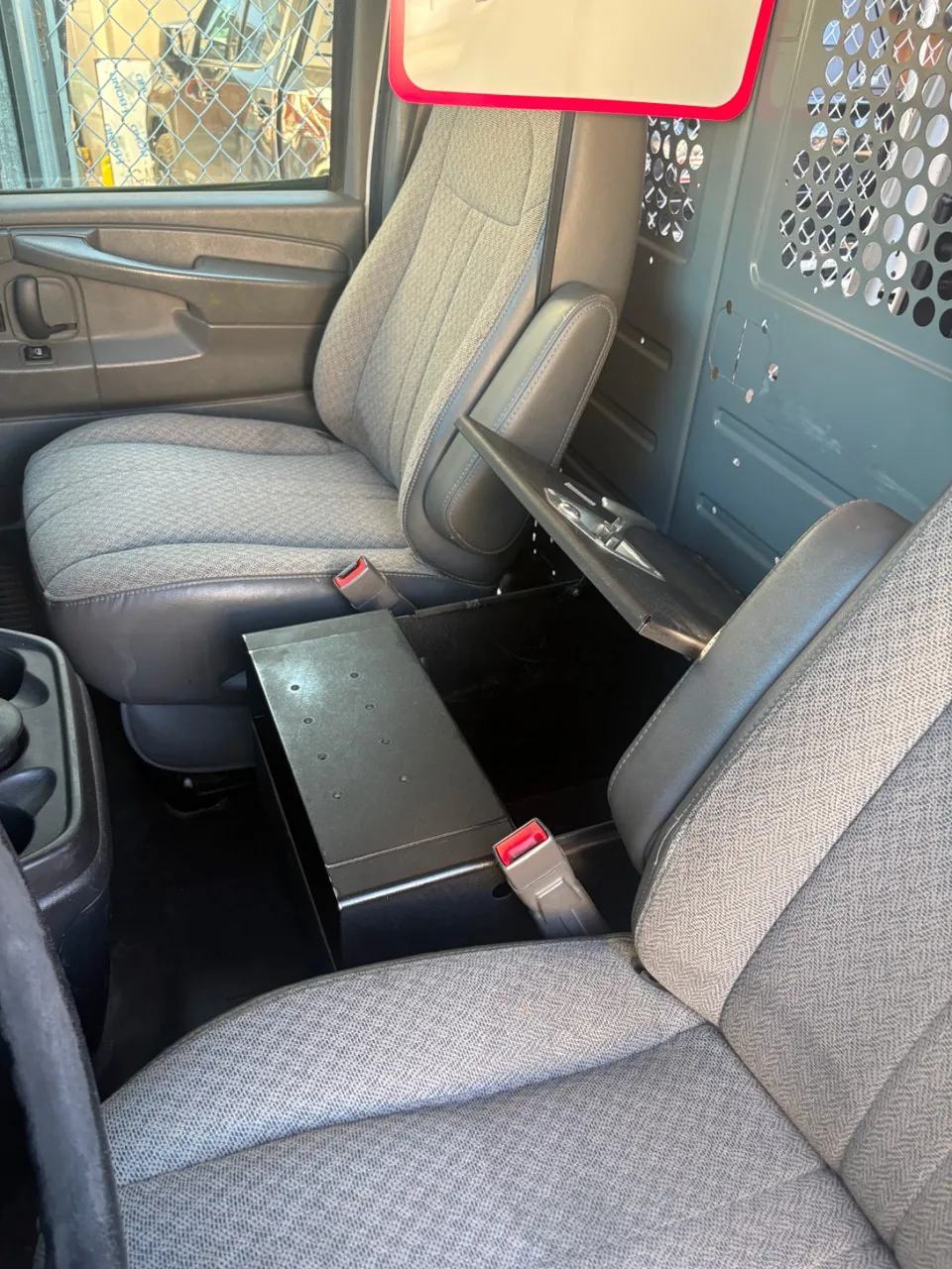 Chevrolet Express 2015 photo 3