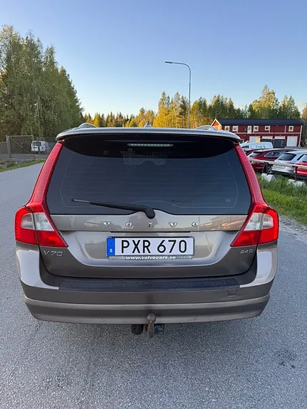 Volvo V70 2010 photo 5
